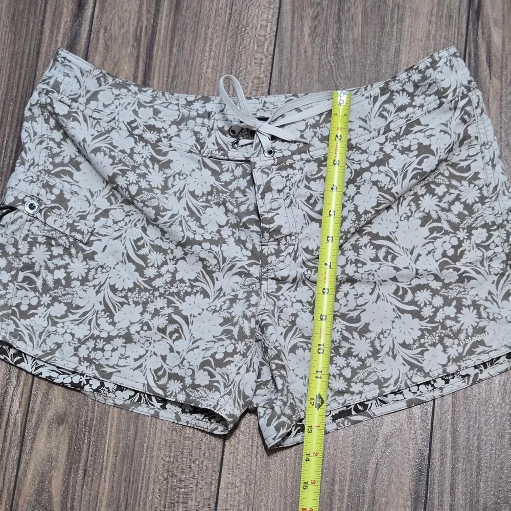 Patagonia Water Girl Board Shorts Olive Green Floral Lace Up Swim Trunks Size 12
